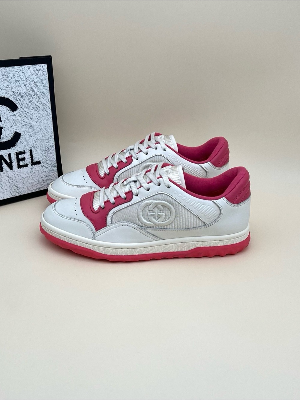Gucci White and Pink Low-Top Sneakers